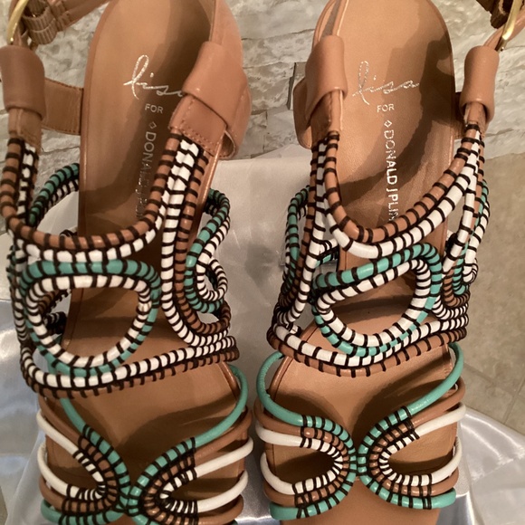 Lisa for Donald J. Pliner Danisa Platform Sandals - Picture 3 of 8